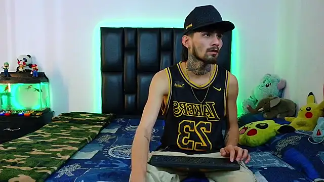 Brutal Sex Fucking online show from May 25, 11:36 pm