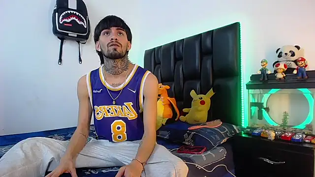 Snapshot of Brutal_Sex_Fucking chatting on July 6, 8:55 pm Brutal Sex Fucking online show from July 6, 8:55 pm