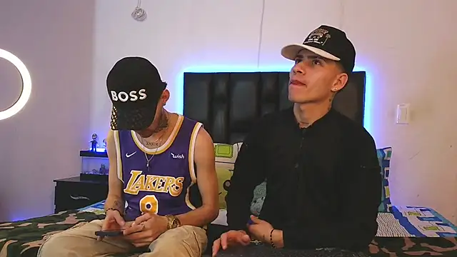 Snapshot of Brutal_Sex_Fucking chatting on October 22, 10:41 pm Brutal Sex Fucking online show from October 22, 10:41 pm