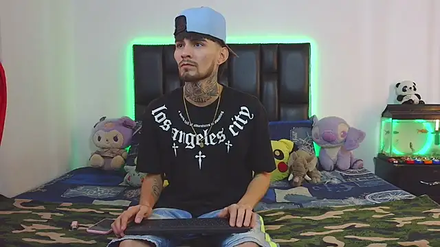 Brutal Sex Fucking online show from May 9, 8:34 pm