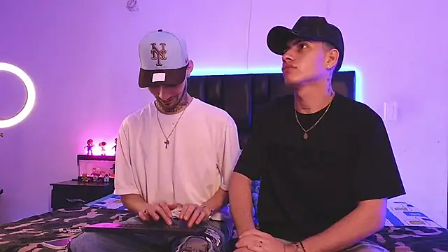 Snapshot of Brutal_Sex_Fucking chatting on October 28, 10:09 pm Brutal Sex Fucking online show from October 28, 10:09 pm