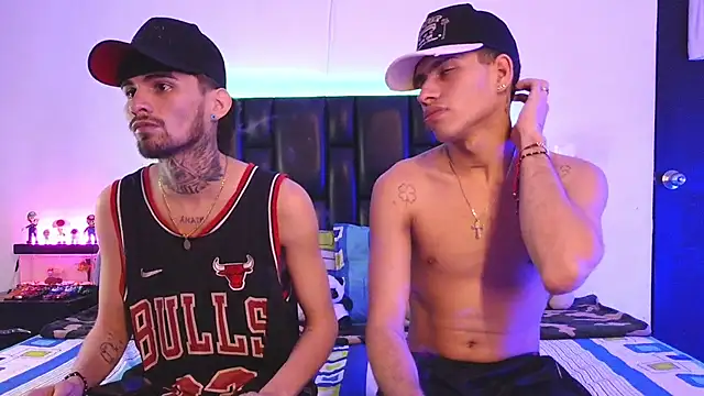 Snapshot of Brutal_Sex_Fucking chatting on December 4, 8:30 pm Brutal Sex Fucking online show from December 4, 8:30 pm