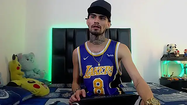 Snapshot of Brutal_Sex_Fucking chatting on June 20, 2:00 pm Brutal Sex Fucking online show from June 20, 2:00 pm