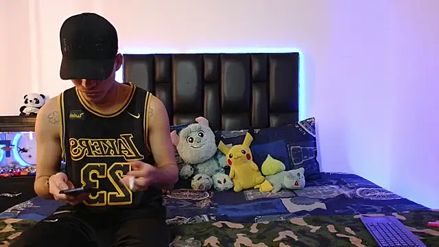 Brutal Sex Fucking online show from February 24, 9:48 pm