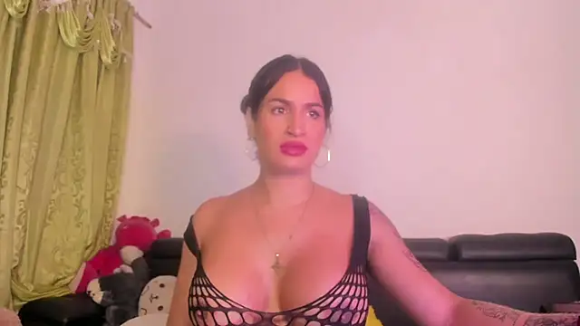Snapshot of jennifer_ts chatting on June 21, 6:30 am jennifer ts online show from June 21, 6:30 am