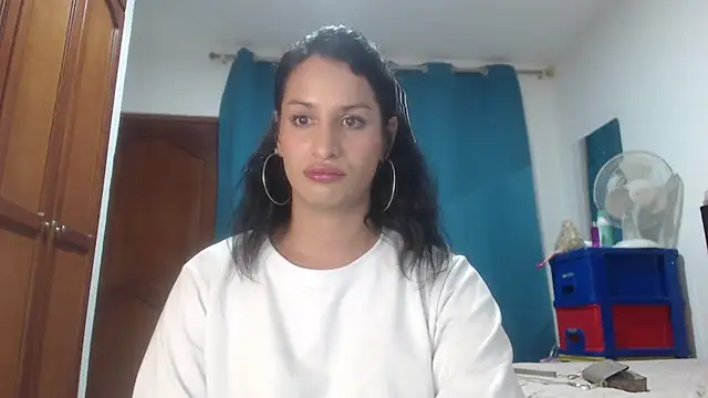 Snapshot of jennifer_ts chatting on March 12, 10:39 pm jennifer ts online show from March 12, 10:39 pm