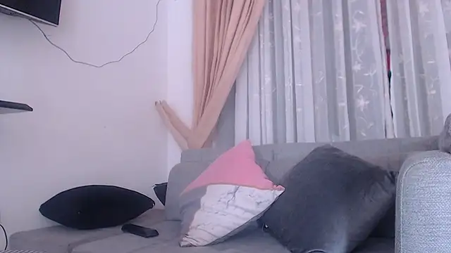 Snapshot of jennifer_ts chatting on February 19, 2:44 pm jennifer ts online show from February 19, 2:44 pm