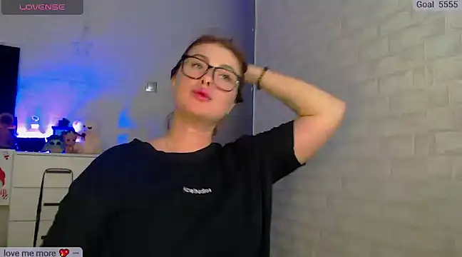 Snapshot of SuchCute chatting on March 22, 1:08 pm SuchCute online show from March 22, 1:08 pm