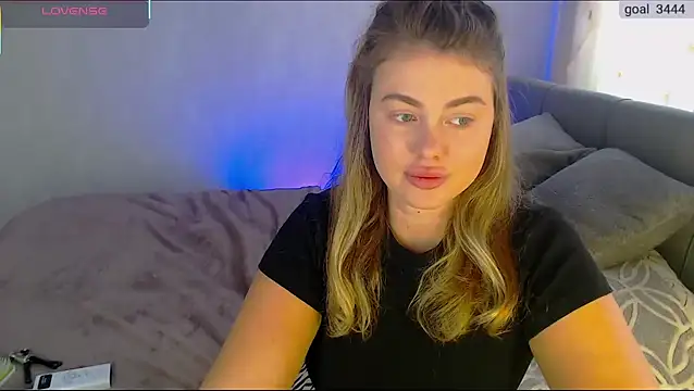 SuchCute online show from November 6, 2:37 am