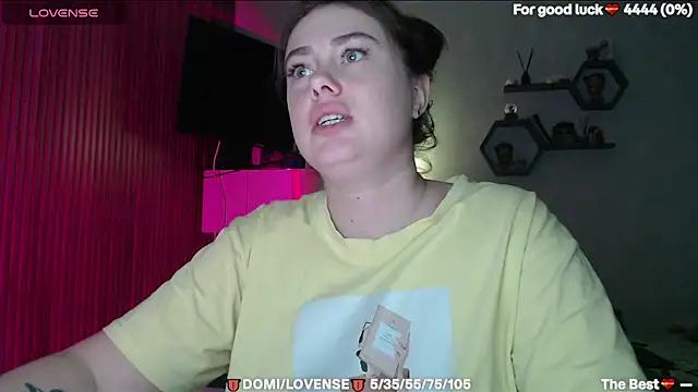 SuchCute online show from April 4, 2:01 pm