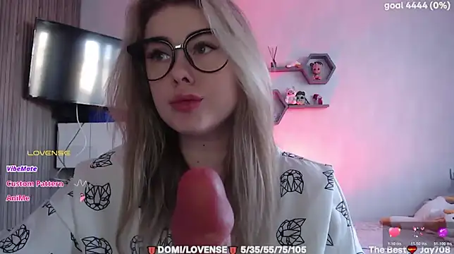 SuchCute online show from February 21, 3:52 am