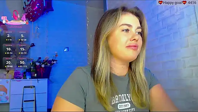 Snapshot of SuchCute chatting on September 23, 2:40 am SuchCute online show from September 23, 2:40 am
