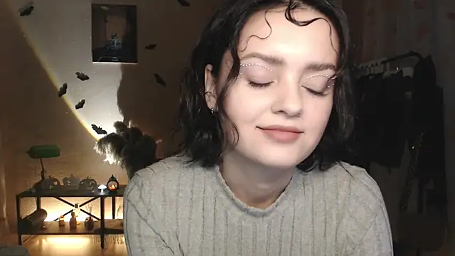 CuteRuby99 online show from October 31, 3:19 pm