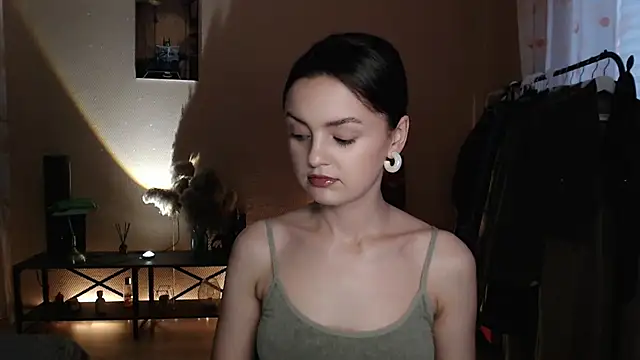 CuteRuby99 online show from May 13, 2:24 pm