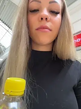 Highschoolpussy online show from November 17, 9:35 am