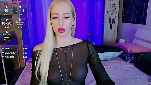 Evva Ross online show from December 3, 7:02 pm