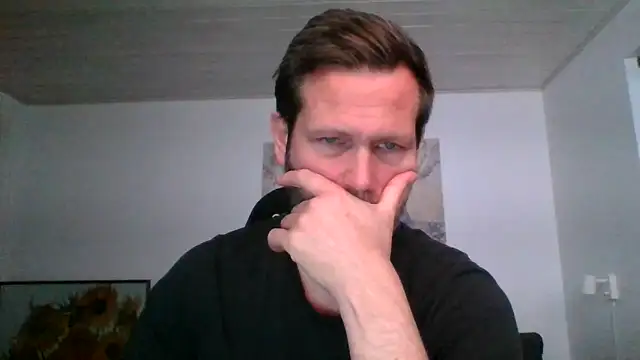 Snapshot of Gotta1 chatting on February 24, 4:58 pm Gotta1 online show from February 24, 4:58 pm