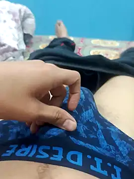 xyrus  online show from December 2, 7:22 pm