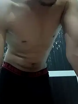 xyrus  online show from December 3, 11:40 am