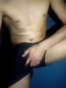 xyrus  online show from February 11, 6:33 pm