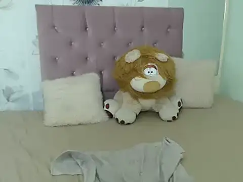 Saloo uwu online show from February 18, 6:15 pm