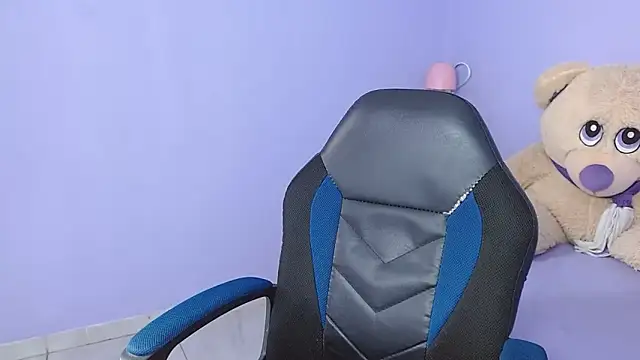 Saloo uwu online show from February 3, 3:59 pm