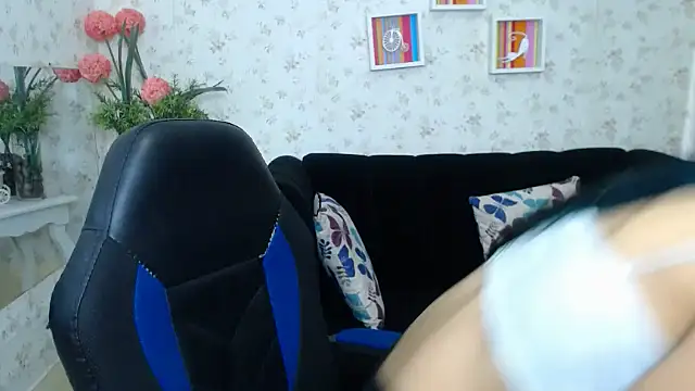 Saloo uwu online show from February 8, 3:31 pm