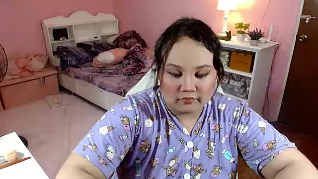 GiannaLopezSmith online show from November 18, 3:48 pm