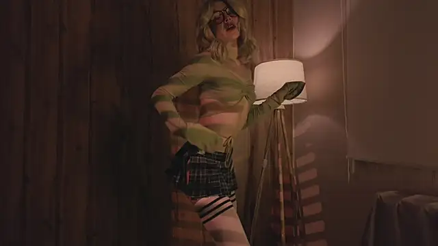 MariMaddison online show from November 7, 7:07 pm