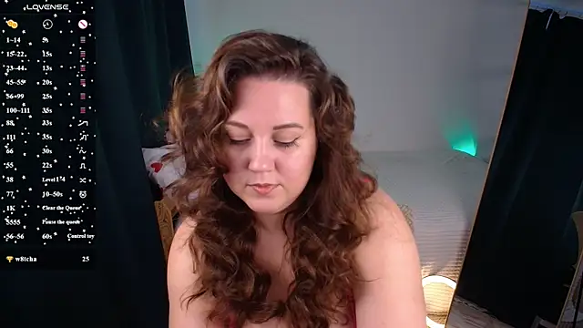 Snapshot of MissBecca chatting on July 18, 4:32 am MissBecca online show from July 18, 4:32 am