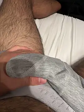 Snapshot of young1fucker chatting on December 18, 9:40 pm young1fucker online show from December 18, 9:40 pm