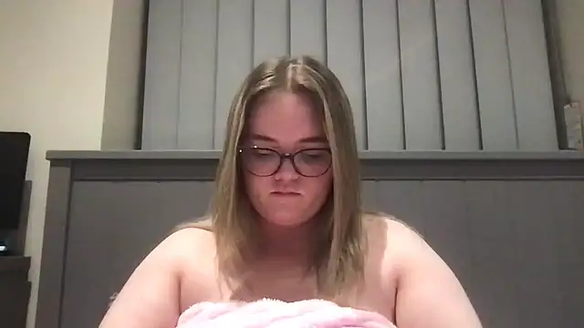 honeyyy24 online show from June 29, 9:25 pm