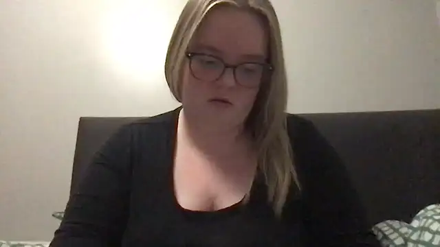 honeyyy24 online show from February 27, 10:53 pm