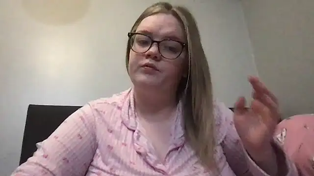 honeyyy24 online show from February 2, 9:03 pm