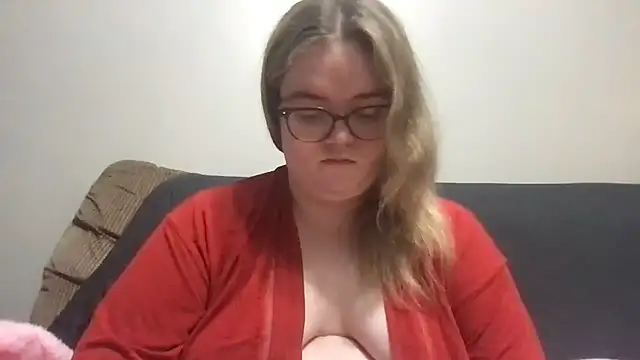 honeyyy24 online show from April 1, 8:06 pm