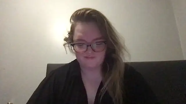 honeyyy24 online show from November 1, 12:43 pm