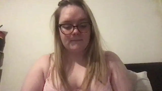 honeyyy24 online show from January 28, 7:42 pm