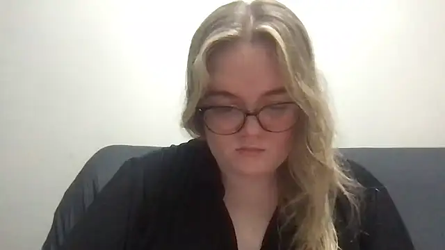 honeyyy24 online show from March 26, 5:11 pm