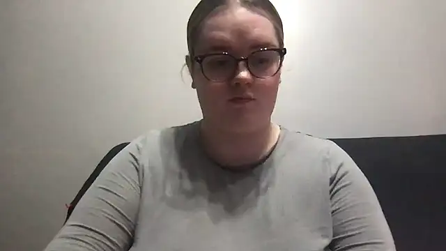 honeyyy24 online show from March 28, 8:43 pm