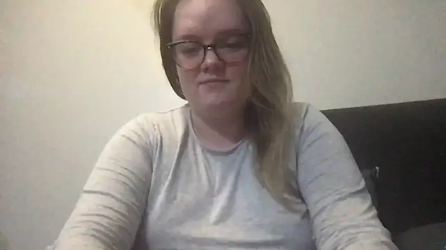 honeyyy24 online show from October 20, 6:41 pm