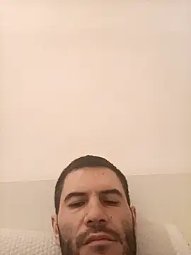 Snapshot of Gigolo4040 chatting on January 8, 7:13 am Gigolo4040 online show from January 8, 7:13 am