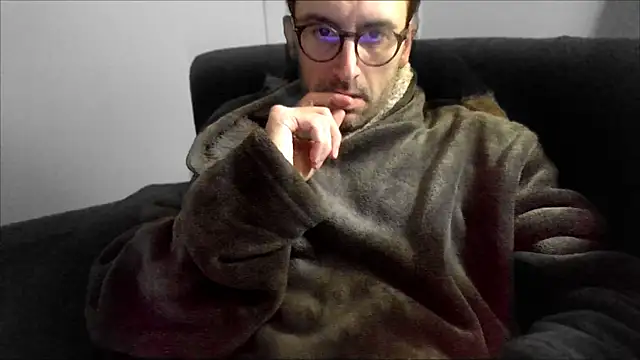 Snapshot of byakkotorra chatting on March 9, 10:19 am byakkotorra online show from March 9, 10:19 am