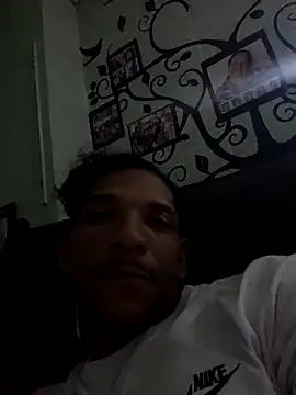 Snapshot of Jhonny_walkeer chatting on November 17, 12:47 am Jhonny walkeer online show from November 17, 12:47 am