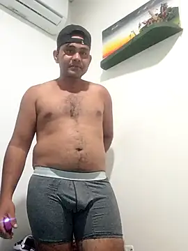travieso2893 online show from June 25, 1:25 am