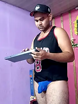 Snapshot of travieso2893 chatting on January 7, 11:48 am travieso2893 online show from January 7, 11:48 am