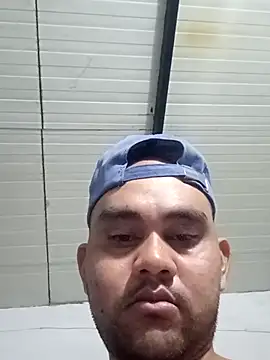 Snapshot of travieso2893 chatting on October 5, 3:19 am travieso2893 online show from October 5, 3:19 am