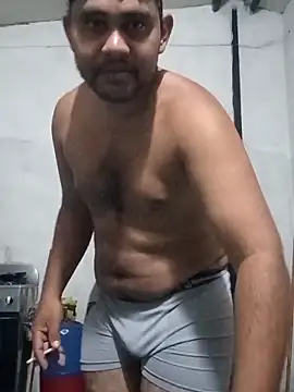 travieso2893 online show from February 25, 2:56 am