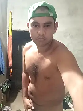 Snapshot of travieso2893 chatting on February 16, 8:21 am travieso2893 online show from February 16, 8:21 am