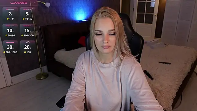 KittiLiza online show from October 23, 9:13 pm