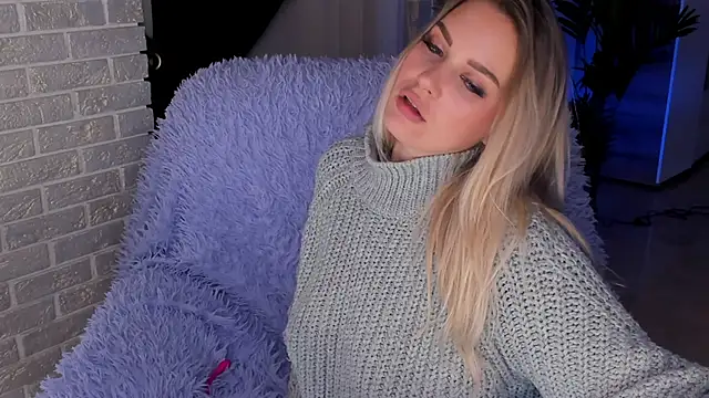 Snapshot of KittiLiza chatting on January 26, 9:51 pm KittiLiza online show from January 26, 9:51 pm